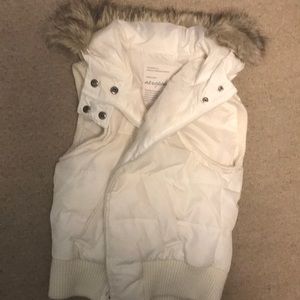 White bubble vest